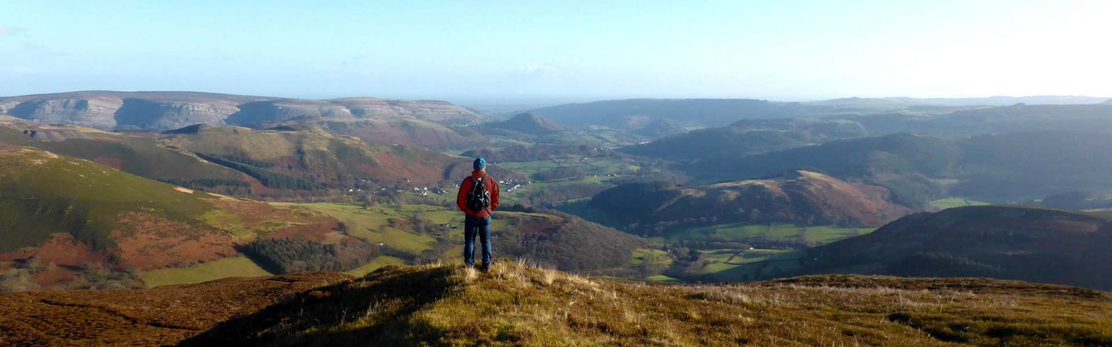 Walking-ClwydianRange-1568x490